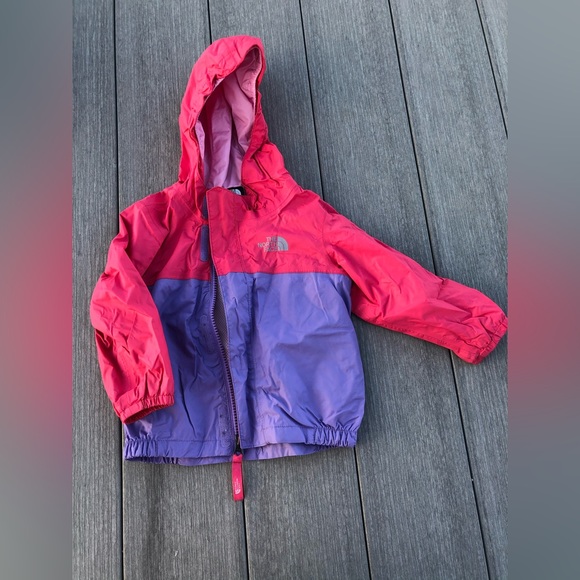 12-18 month North Face jacket. GUC. - Picture 5 of 6